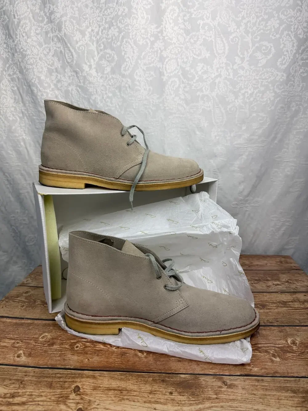 Clarks Originals Desert Boot Men’s 9.5M Taupe Suede Chukka Crepe Sole Casual
